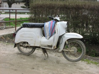 Scooter uit de vorige eeuw.