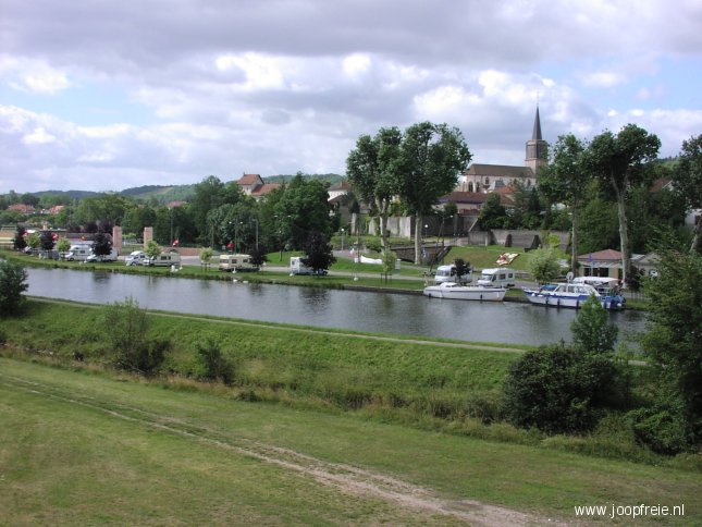 Camperplaats Charmes-sur-Moselle.