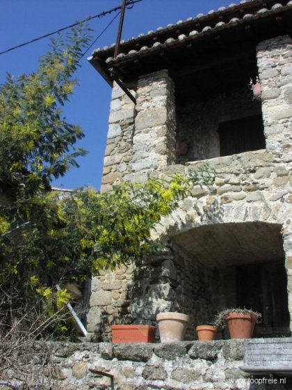 Saint-Laurent-du-Pape.