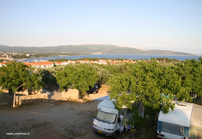 Zicht op Krk vanaf de camping.