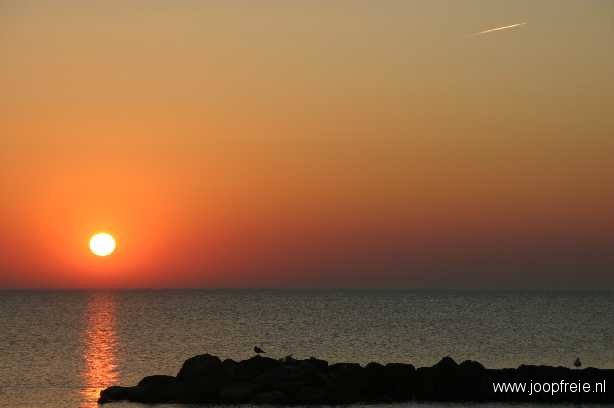 Rode zonsondergang in Dranske