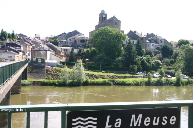 De Maas bij Montcy Notre Dame