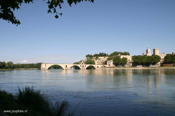 Sur le pont d'Avignon