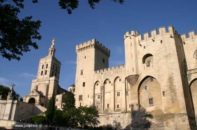 Pauselijk paleis in Avignon