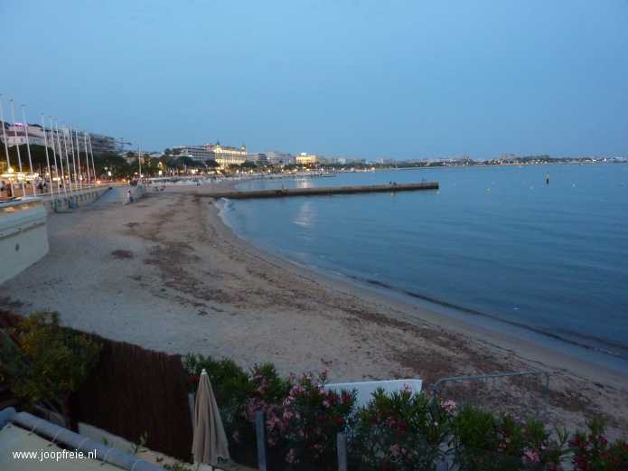 Cannes op zomeravond
