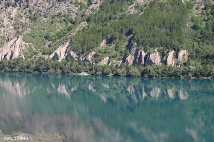 Waterspiegeling in de Ubaye.