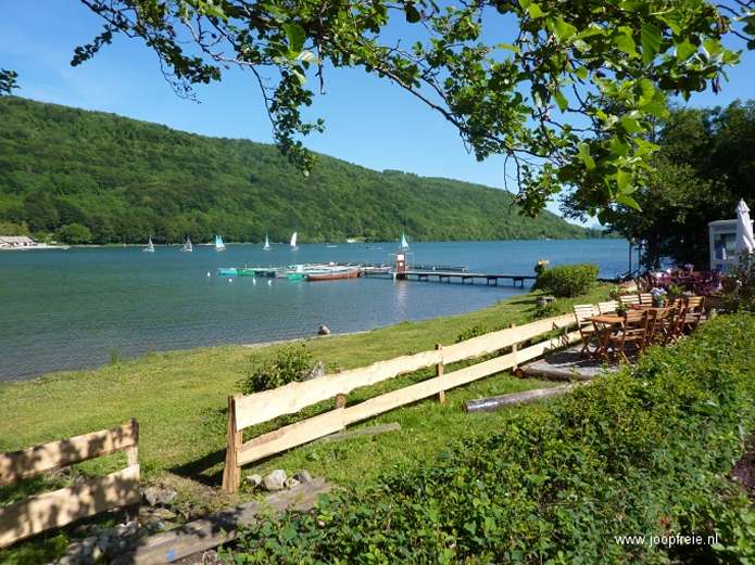 camping 'Ser Sirant' aan meer bij St.Theoffrey