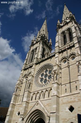 De 'witte' torens in Moulins