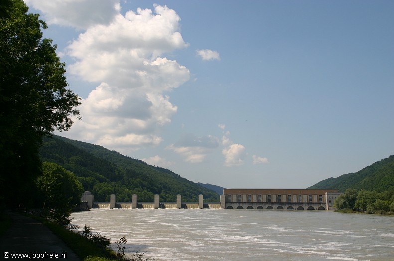 Waterkrachtcentrale bij Jochenstein